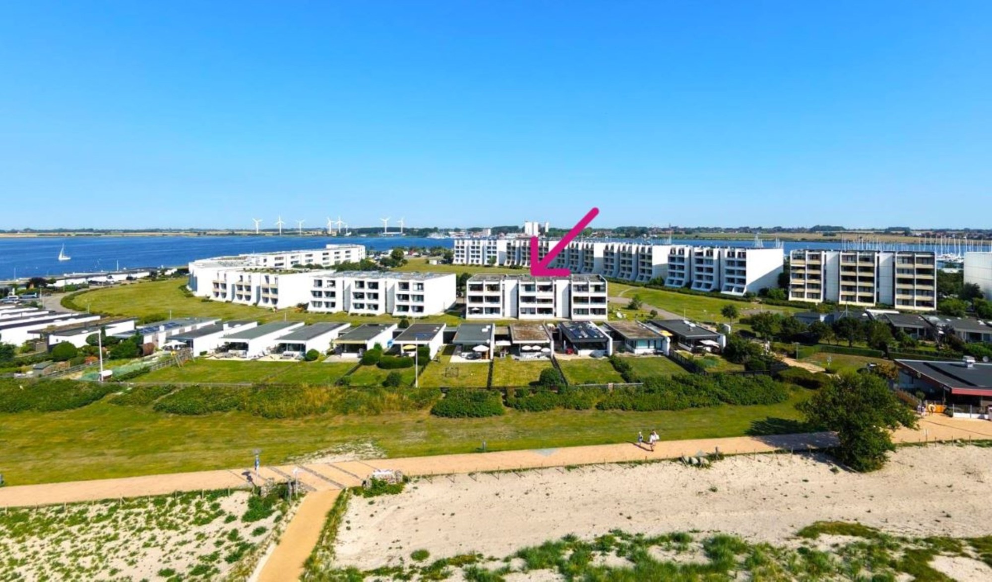 Apartmenthaus in erster Reihe zum Strand